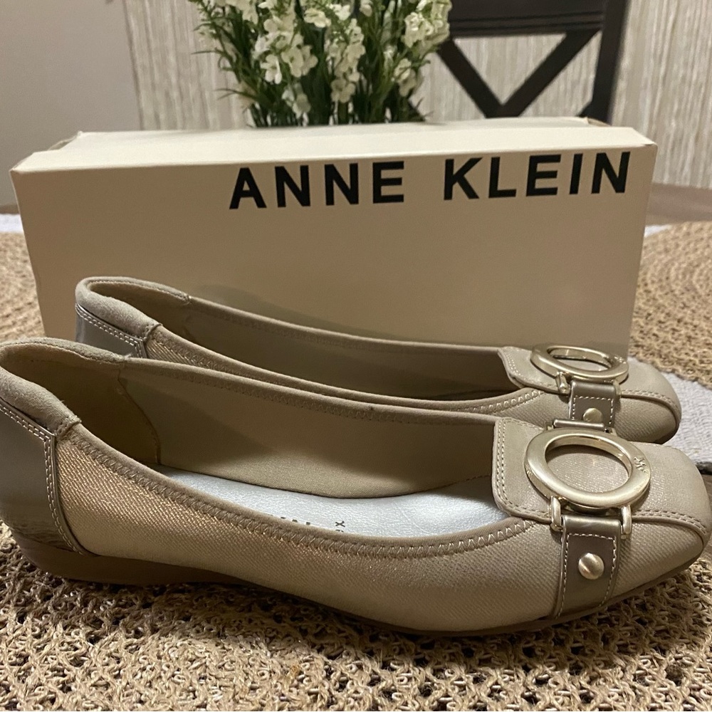 Gold Anne Klein flats size 8